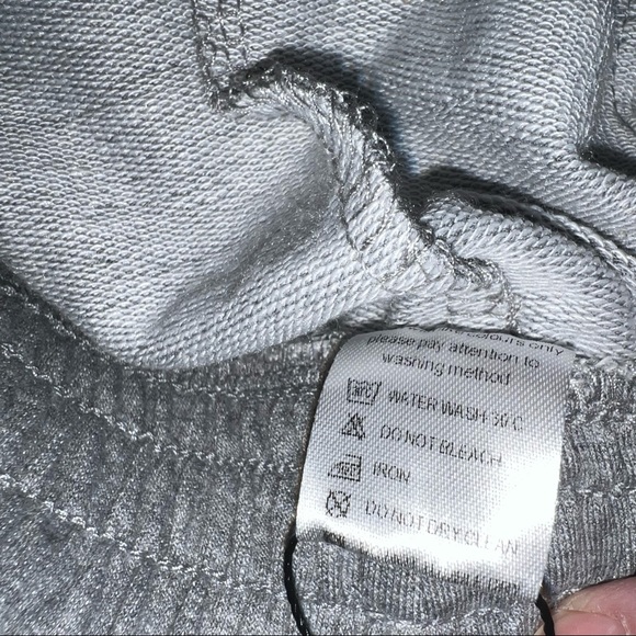 Silkworld Gray shorts with pockets size large - Picture 4 of 6